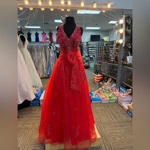 MARYS SZ-10 4586 RED PROM/PAGENT/FORMAL